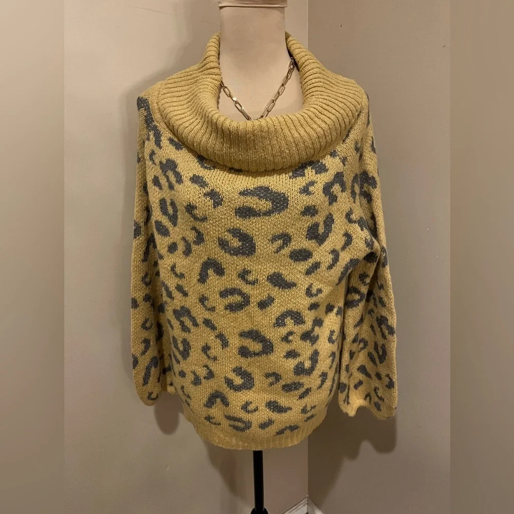 Easel Shawl Neck Sweater Gold Size
S Off the Shoulder Leopard Print
Cozy, medium - Picture 2 of 9